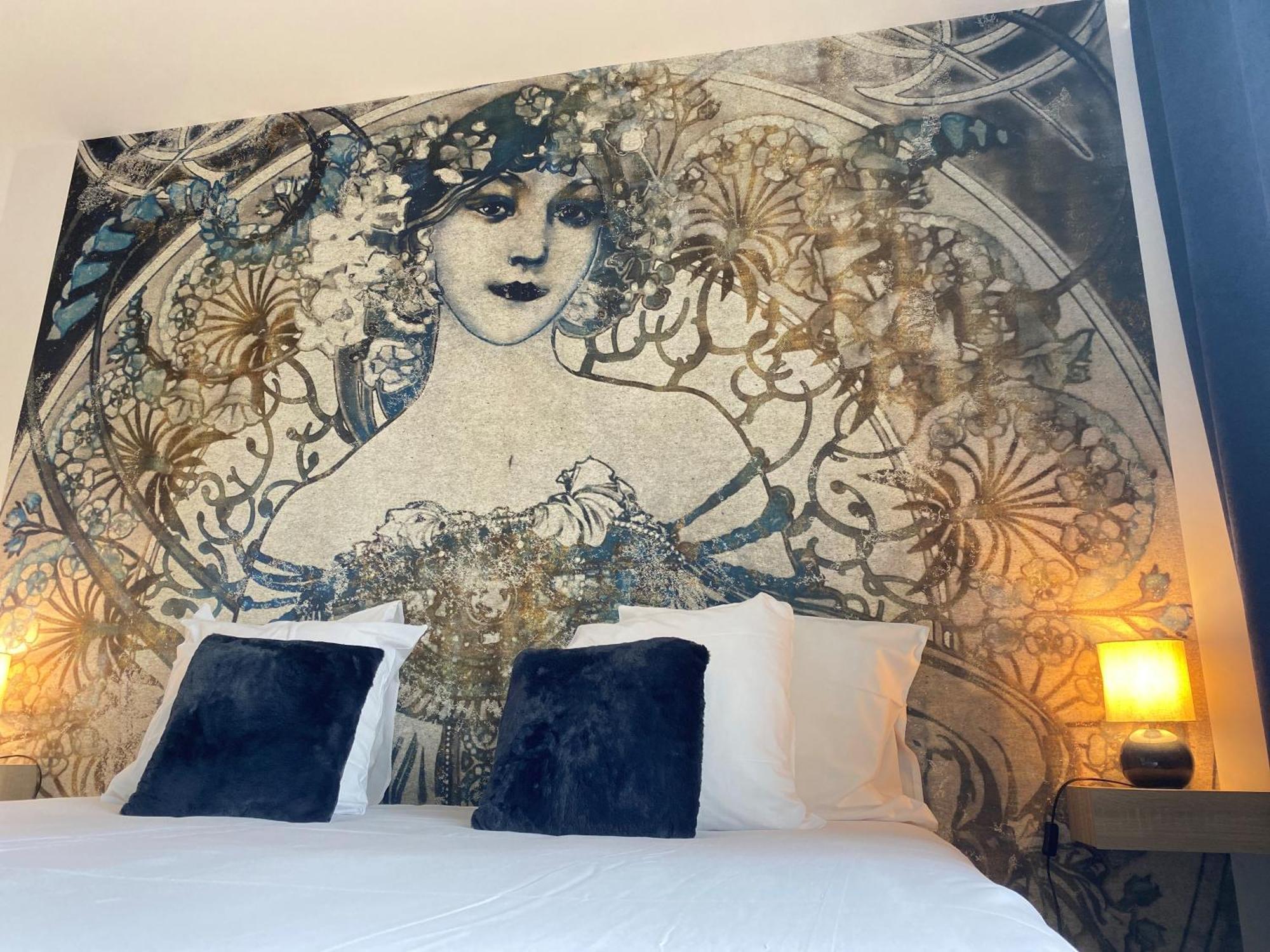 Logis Hotel Medieval, Montelimar Nord Rochemaure Buitenkant foto