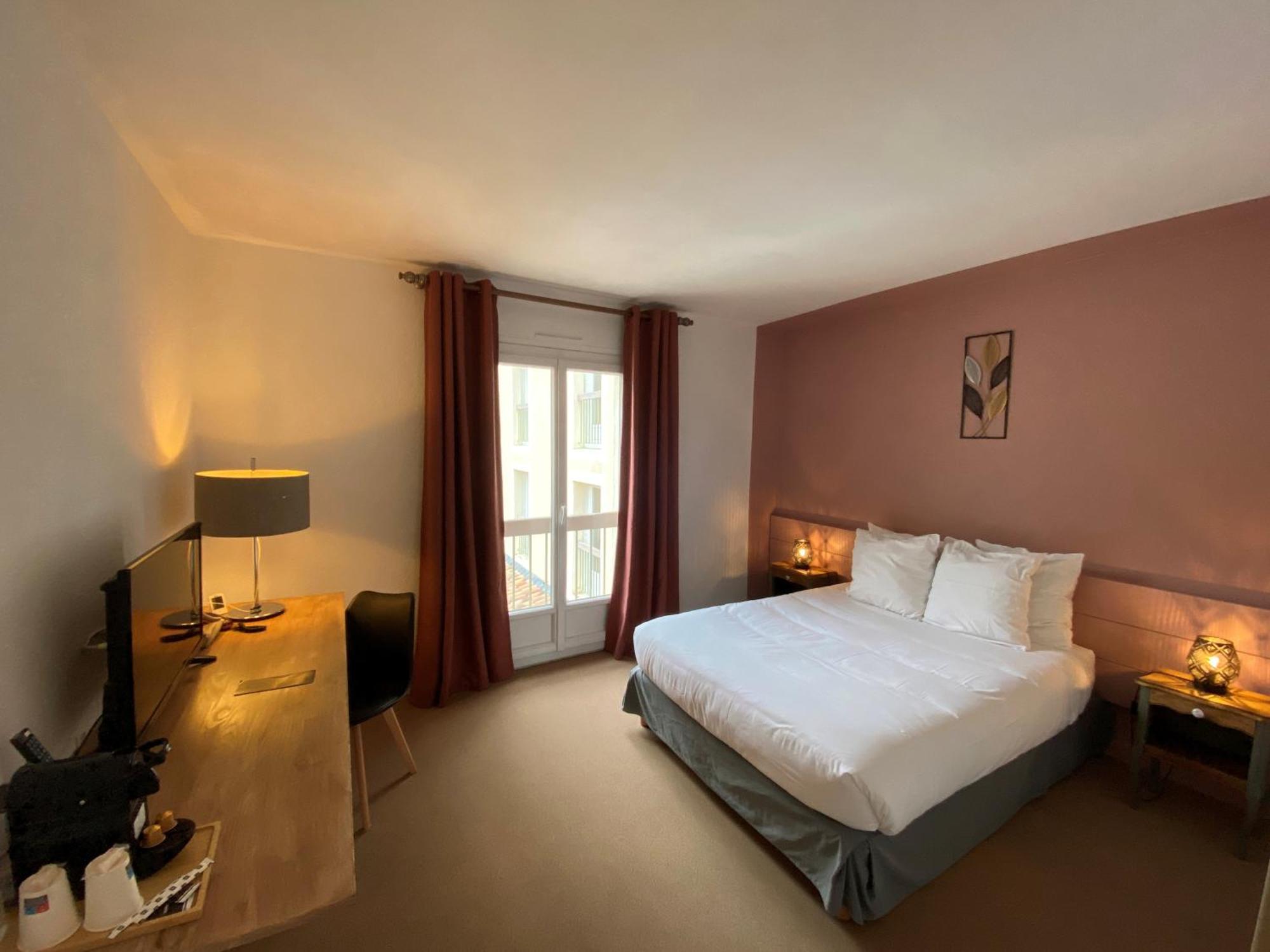 Logis Hotel Medieval, Montelimar Nord Rochemaure Buitenkant foto